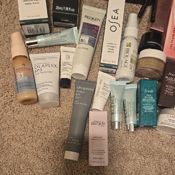Assorted Skincare and Makeup Collection - Picture 3 of 7